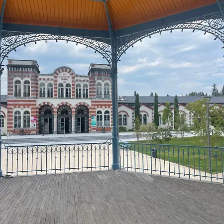 Lumineux Au Calme En Centre Ville, Face Aux Thermes דירה Salies-de-Béarn